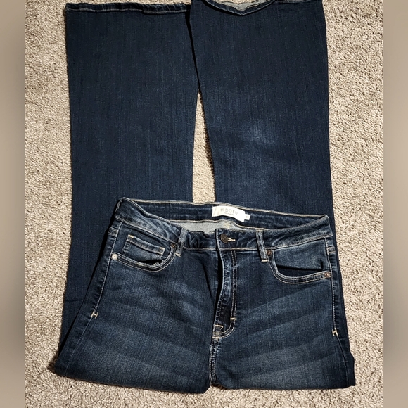 Hidden dark wash Flare Jeans Sz 30 - Picture 3 of 7